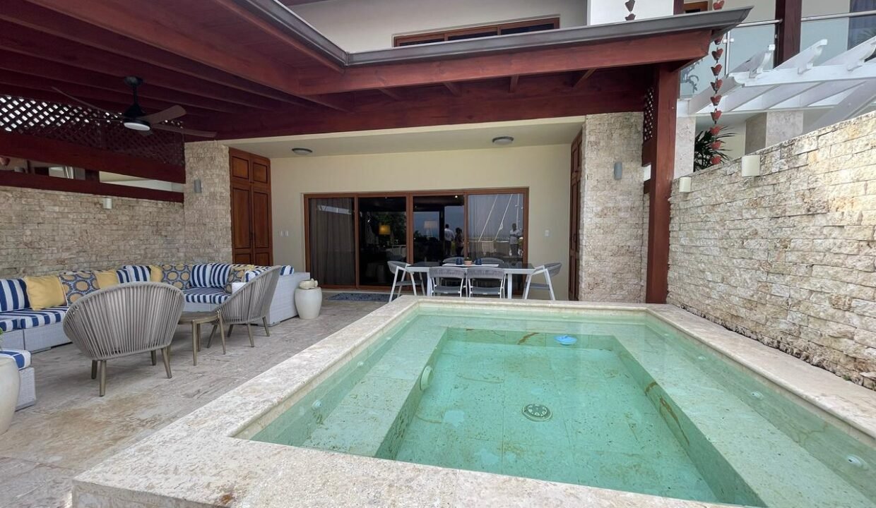 017eeef6-ac94-472d-9532-5e1f460920c7