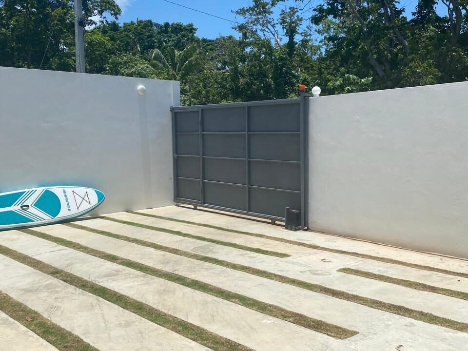 1f73c26d-317f-451e-9e28-11f9c741f6fb