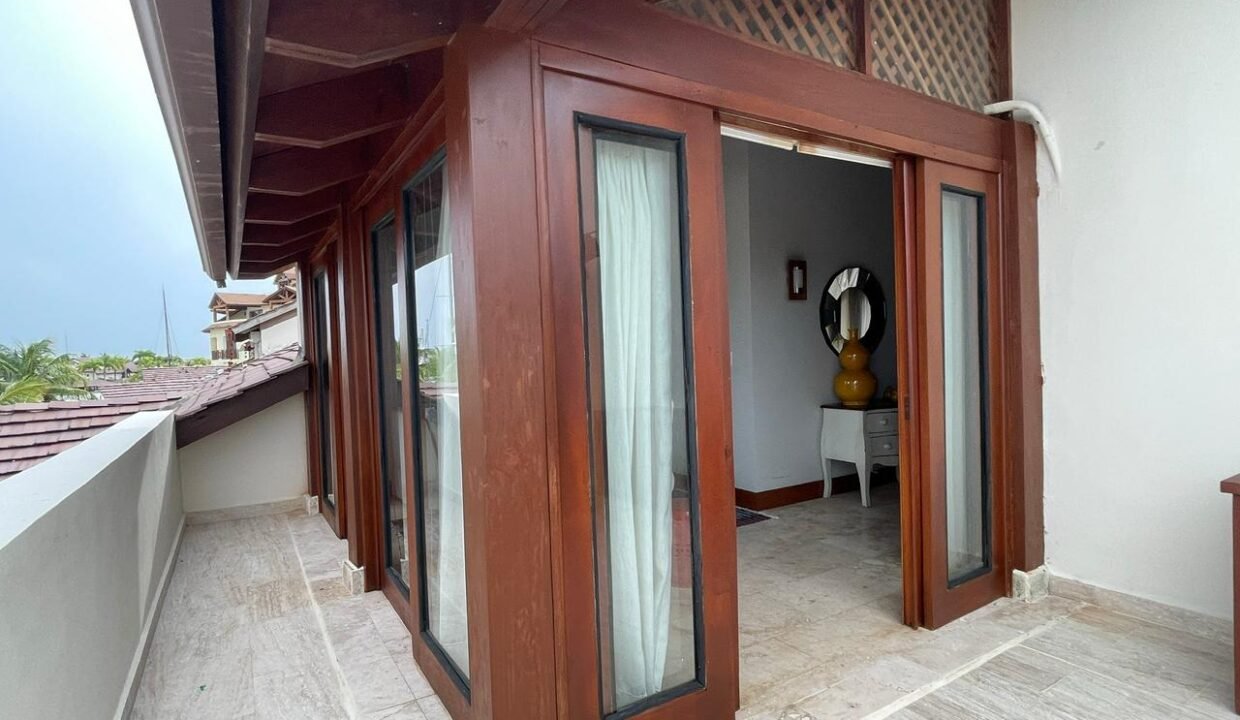 8139efb3-f03e-472c-9df6-3db8b4b401cf