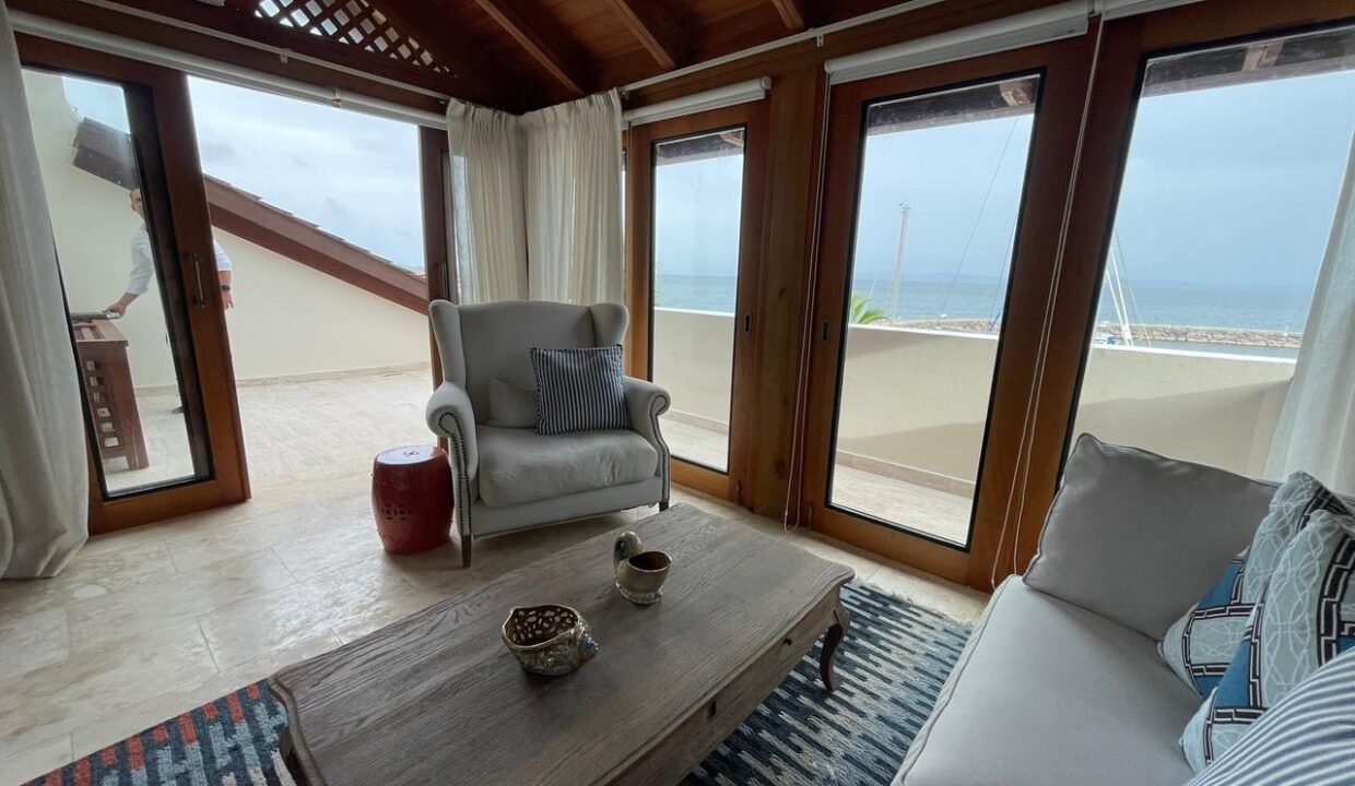 b2e50246-f8b5-4dd9-a6cd-04a1bf8ab4df