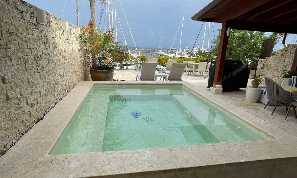 b8ebe832-da62-4d0a-8dee-365a6bfdaeac