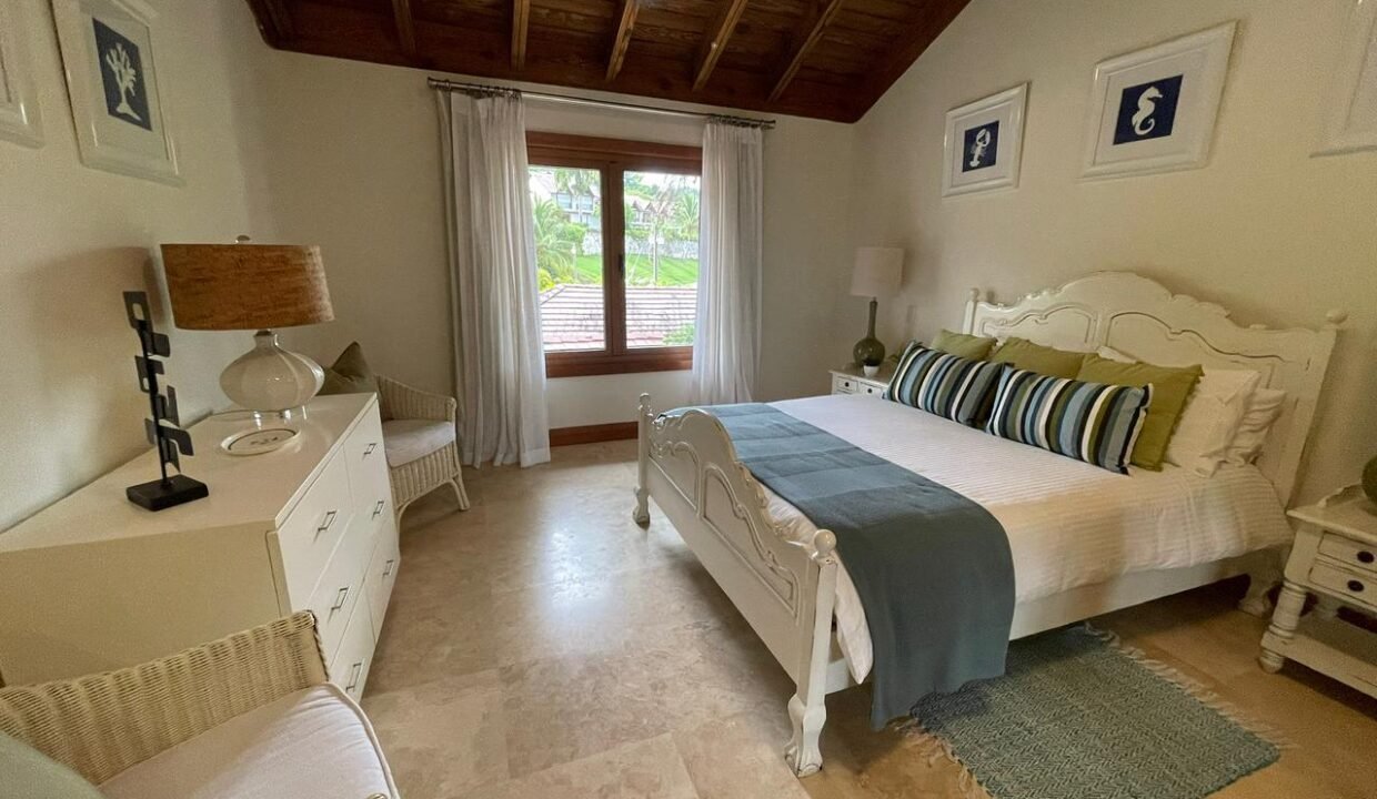 ca30f29e-ae4d-41f4-bf2d-77b201c31d7d (1)