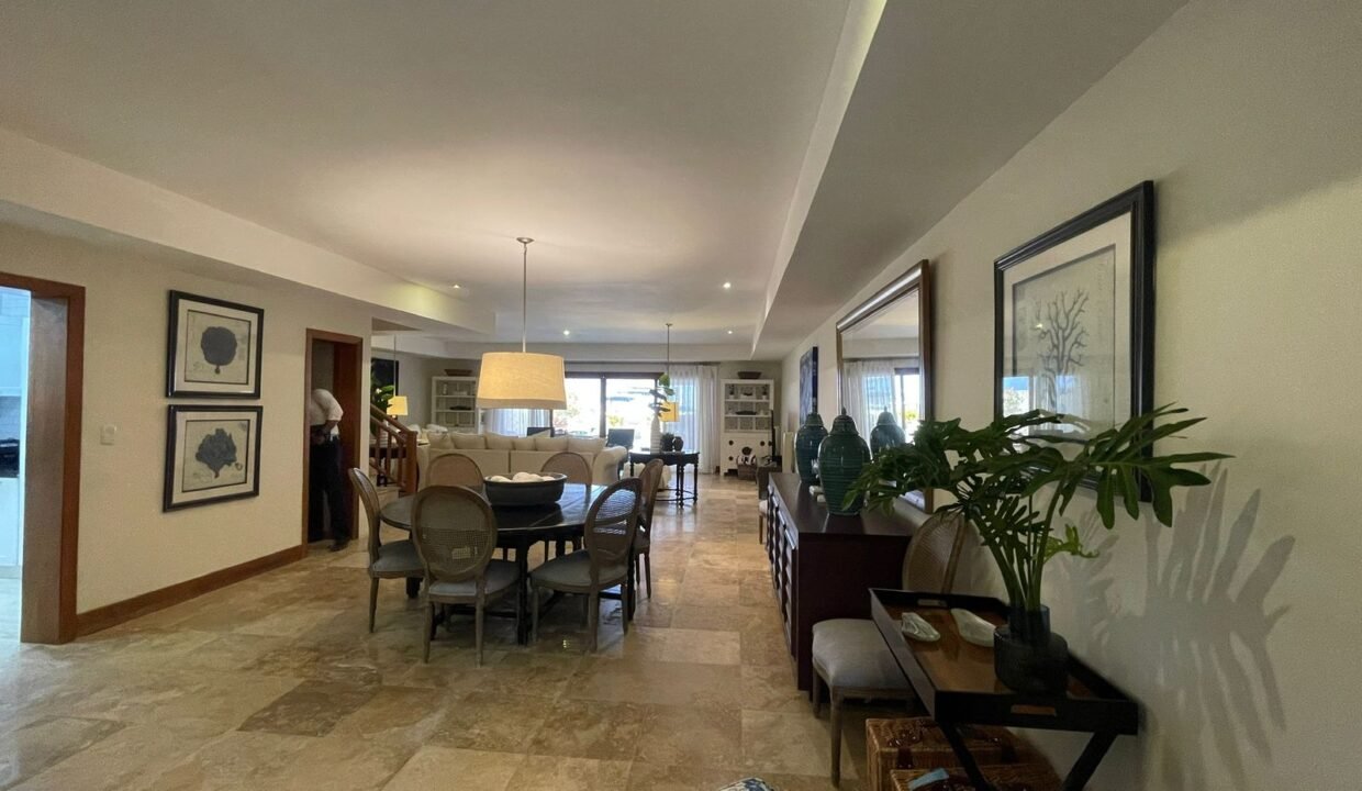 dc9d7e59-c4ad-4bee-aaa8-d267b3247e01